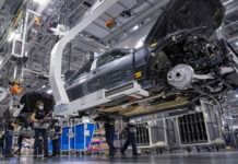 Sheinbaum busca frenar salida de armadoras automotrices por aranceles de Trump; alista nueva reunión con la industria