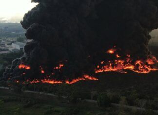 Se registra fuerte incendio en Tabasco