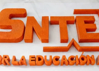 Palabras Más / ¡Educación, botín político!