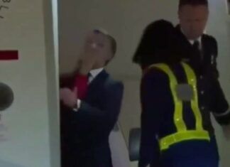 Presidente de Francia recibe cachetada de su esposa; aseguran que fue un “momento de complicidad”