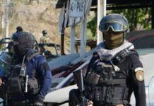 Abandonan cuerpos en deshuesadero de automóviles en Acapulco, Guerrero