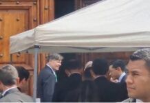 Landeau arriba a Palacio Nacional para reunirse con Sheinbaum