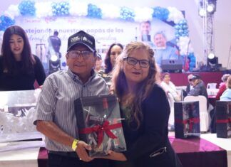 El DIF de Tecámac Celebra a 237 Papás con Emotivo Festejo