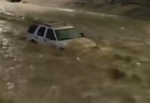 Lluvias azotan a Ciudad Juárez, decenas de vehículos fueron arrastrados