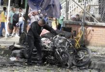 Atacan puestos policiales en Cali con bombas; hay al menos un muerto