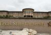 Texas solicitó a universidades públicas que identifiquen a estudiantes indocumentados