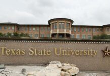 Texas solicitó a universidades públicas que identifiquen a estudiantes indocumentados
