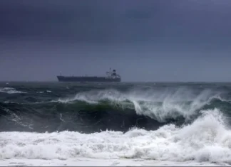 Cancelan alerta de tsunami en México tras terremoto en Rusia
