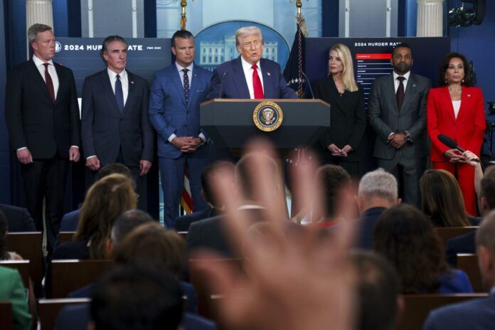 Chicago rechaza la amenaza de Trump de enviar soldados para combatir la violencia