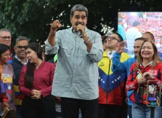 Se Comenta Solo Con / Nuevo Orden