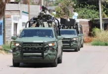 Se comenta solo con / Con los niños no, con el ejército tampoco