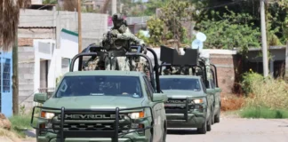 Se comenta solo con / Con los niños no, con el ejército tampoco