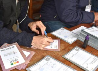 Textual-es / Decidirá Bolivia entre la izquierda y la derecha