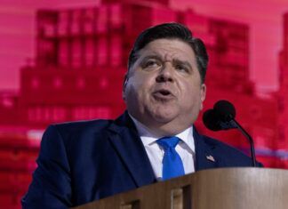Gobernador de Illinois rechazó militarización de Chicago ordenada por Trump