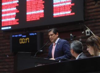 Poder Público / Va Ernesto Núñez contra productos que evaden impuestos bajo el disfraz de medicamentos