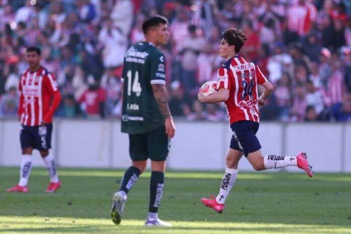 chivas-derrota-al-leon-en-partido-amistoso-768x512