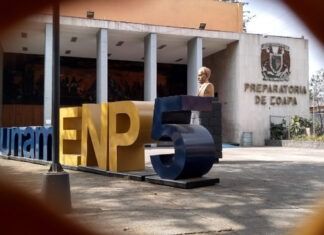 Preparatoria número 5 fue tomado por encapuchados