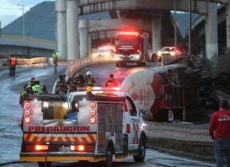 Suman 9 muertos por explosión de pipa en Iztapalapa