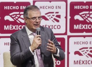 Ebrard llegó a Corea para Cumbre de la APEC