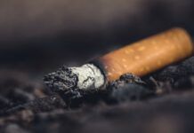 Diputados avalan aumento de precio de cigarros y refresco