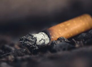 Diputados avalan aumento de precio de cigarros y refresco