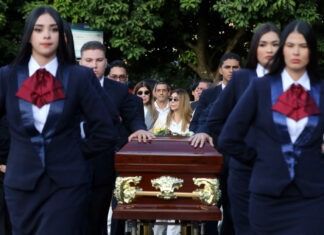 Despiden al cantante B King, asesinado en México