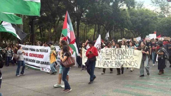 protesta-en-cdmx-exige-romper-lazos-con-israel-tras-dos-anos-de-guerra-en-gaza-1536x864