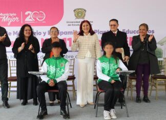 Entrega Gobierno de Tecámac 700 Pupitres y 50 computadoras a Planteles Educativos