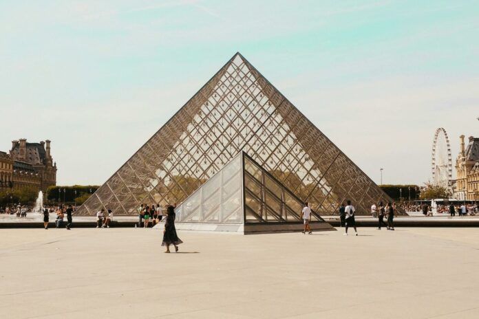 museo-del-louvre-1-1536x1024