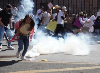 Manifestación por asesinato de alcalde de Uruapan terminó en violencia