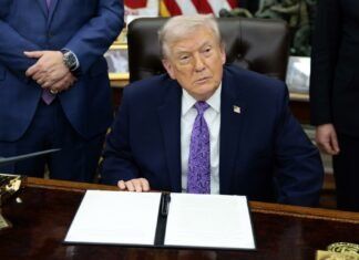 Trump dice que la campaña de presión sobre Venezuela “trata sobre muchas cosas”