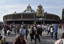 Miles de peregrinos celebran a la Virgen de Guadalupe