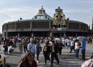 Miles de peregrinos celebran a la Virgen de Guadalupe