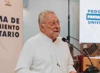 Vinculan a proceso a exrector de UACam por delitos contra la salud