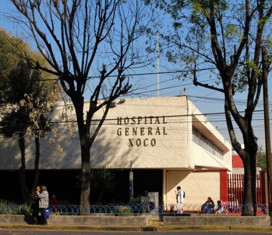 En Hospital General de Xoco roban insumos que llevan familiares de pacientes