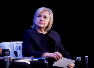 Hillary Clinton acusa al gobierno de Trump de “encubrimiento” en caso Epstein