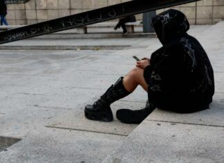 A más uso de redes sociales mayor aislamiento en jóvenes
