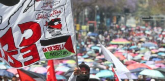 Maestros se enfrentan con Policía durante marcha de protesta en CDMX