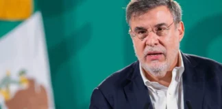 Palabras Más / ¡Corifeos de Palacio!