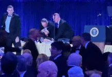Evacúan a Trump de cena con corresponsales tras detonaciones