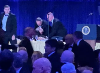 Evacúan a Trump de cena con corresponsales tras detonaciones