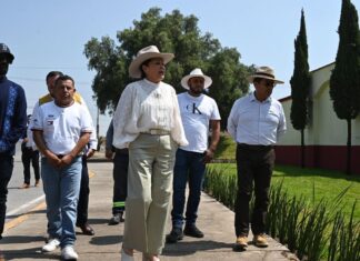 Alcaldesa Rosi Wong supervisa trabajos de rehabilitación de la planta de tratamiento en Santa Cruz la Capilla