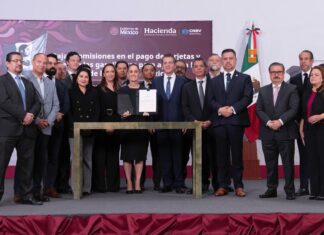 Anuncia Sheinbaum acuerdo para eliminar comisiones en pagos con tarjeta y vales en gasolineras; entrará en vigor el 1 de mayo