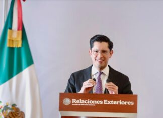 Defensa de la soberanía y crecimiento económico, prioridades del canciller Roberto Velasco