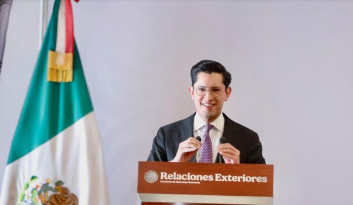 defensa-de-la-soberania-y-crecimiento-economico-las-prioridades-del-canciller-roberto-velasco-1024x594