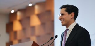 Roberto Velasco viaja a Bruselas, previo a ratificación del acuerdo México-UE