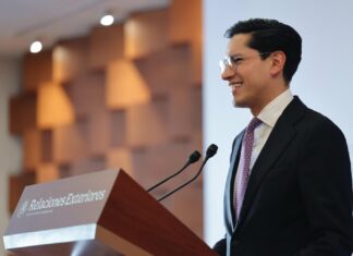 Roberto Velasco viaja a Bruselas, previo a ratificación del acuerdo México-UE