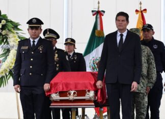 Poder Público / Nos tentamos el corazón para hacer justicia: Poncho