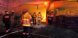 Elementos de Protección Civil de Tecámac atienden y controlan incendio en local comercial de la colonia Esmeralda