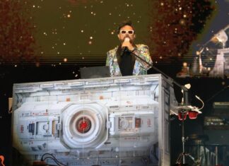 Alex Syntek hace vibrar el escenario con sus grandes éxitos en la Feria Regional de Tecámac 2026; gran cierre estará a cargo de Horóscopos de Durango